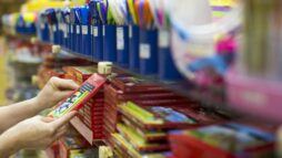 Compra de material escolar