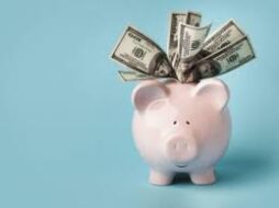 ¿Qué hacer para ahorrar dinero todos los meses?