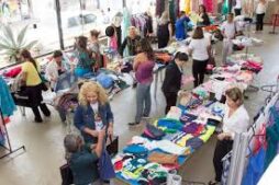 Roupas de bazar