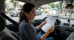 O que acontece se não pagar multa de trânsito